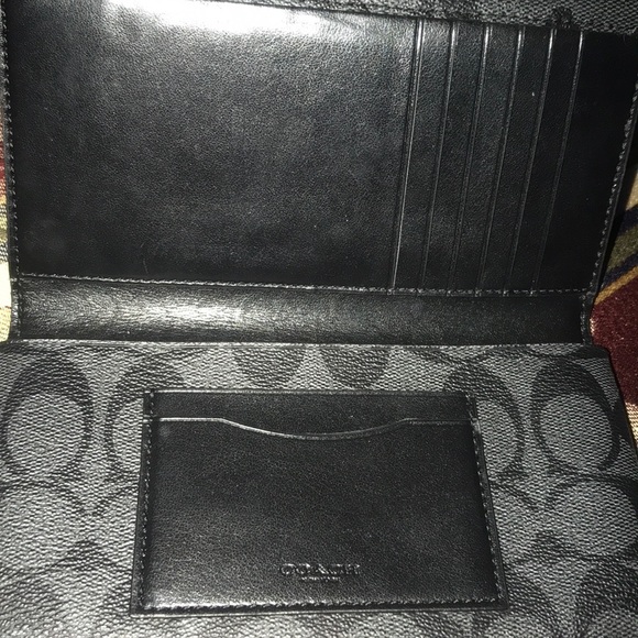 Coach wallet - Picture 2 of 3